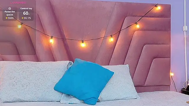 Snapshot of Beautifulskinny18 chatting on November 2025 07:27:01 PM Beautifulskinny18 online show from November 2025 07:27:01 PM