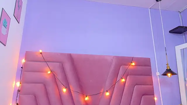 Snapshot of Beautifulskinny18 chatting on November 2025 07:51:02 PM Beautifulskinny18 online show from November 2025 07:51:02 PM