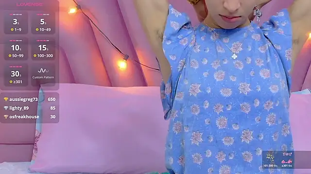 Snapshot of Beautifulskinny18 chatting on November 2025 08:08:01 PM Beautifulskinny18 online show from November 2025 08:08:01 PM