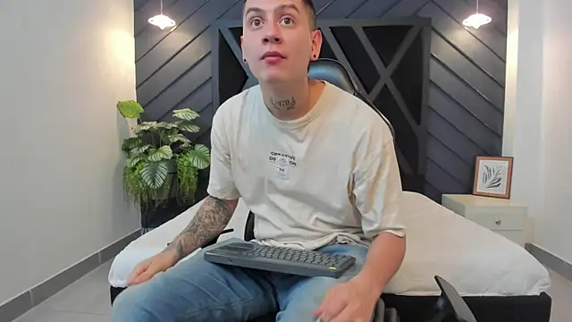 Yeiko Romero  online show from January 2025 05:14:01 PM