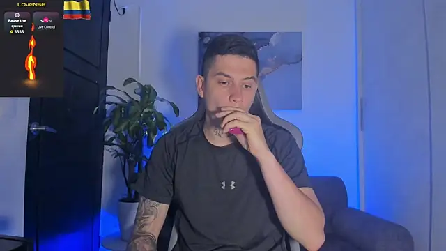 Yeiko Romero  online show from November 2025 08:20:02 PM