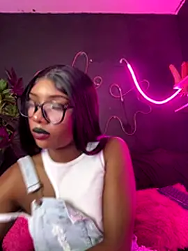 TIFFANYYSTAR online show from November 2025 05:15:02 PM