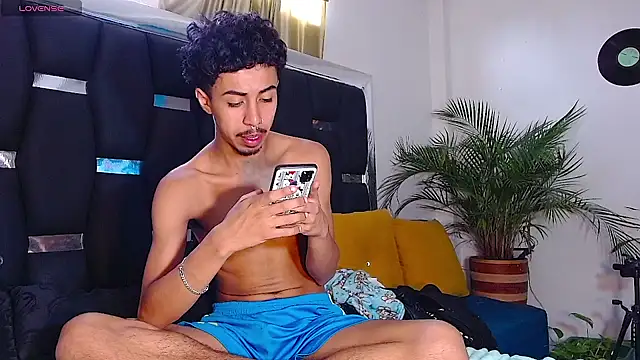 Snapshot of RyanRizzo chatting on January 2025 07:07:02 PM RyanRizzo online show from January 2025 07:07:02 PM