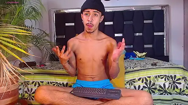 Snapshot of RyanRizzo chatting on January 2025 09:14:02 PM RyanRizzo online show from January 2025 09:14:02 PM