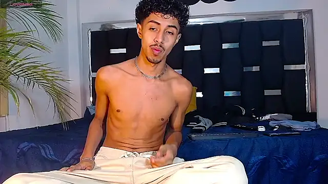 Snapshot of RyanRizzo chatting on February 2025 11:17:01 PM RyanRizzo online show from February 2025 11:17:01 PM