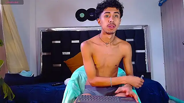 Snapshot of RyanRizzo chatting on February 2025 04:22:02 PM RyanRizzo online show from February 2025 04:22:02 PM