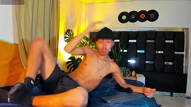 Snapshot of RyanRizzo chatting on February 2025 09:37:01 PM RyanRizzo online show from February 2025 09:37:01 PM