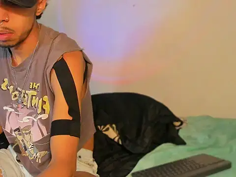 Snapshot of RyanRizzo chatting on October 2025 04:21:02 AM RyanRizzo online show from October 2025 04:21:02 AM