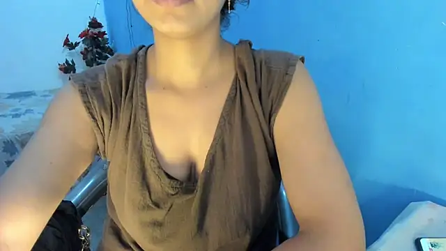 aarjulove online show from April 2026 12:43:02 PM