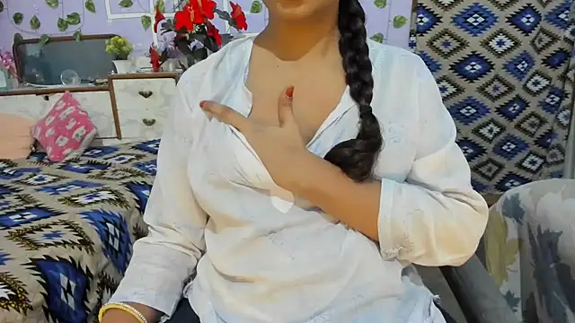 aarjulove online show from July 2026 12:42:01 PM