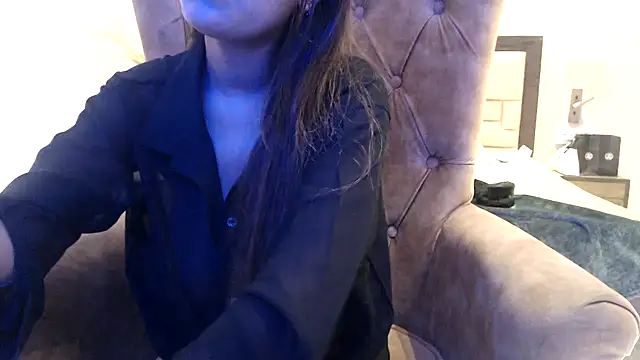 Snapshot of chhui_mui chatting on February 2025 06:32:02 PM chhui mui online show from February 2025 06:32:02 PM