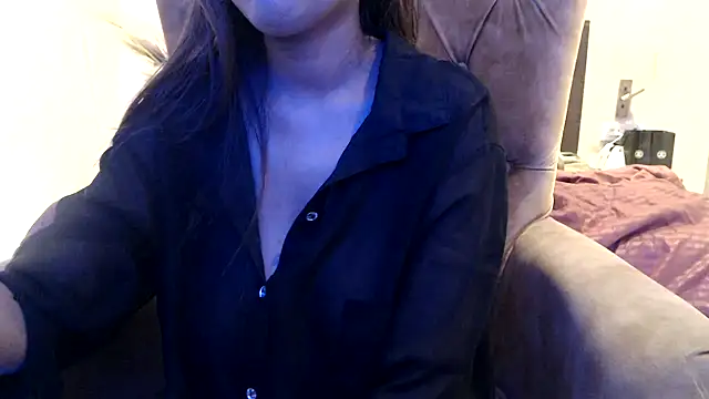 Snapshot of chhui_mui chatting on March 2025 08:21:02 PM chhui mui online show from March 2025 08:21:02 PM