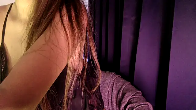 Snapshot of chhui_mui chatting on March 2025 12:56:01 PM chhui mui online show from March 2025 12:56:01 PM