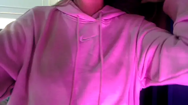 Snapshot of chhui_mui chatting on November 2025 05:11:01 PM chhui mui online show from November 2025 05:11:01 PM