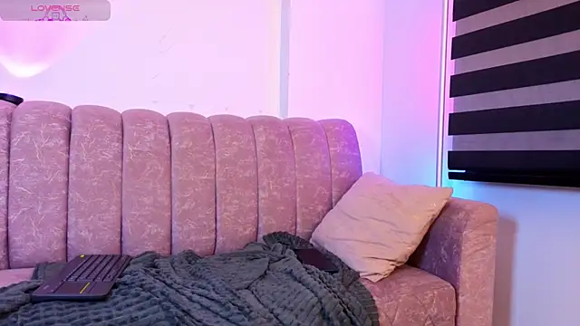  scarletmoore online show from April 2026 11:33:01 AM