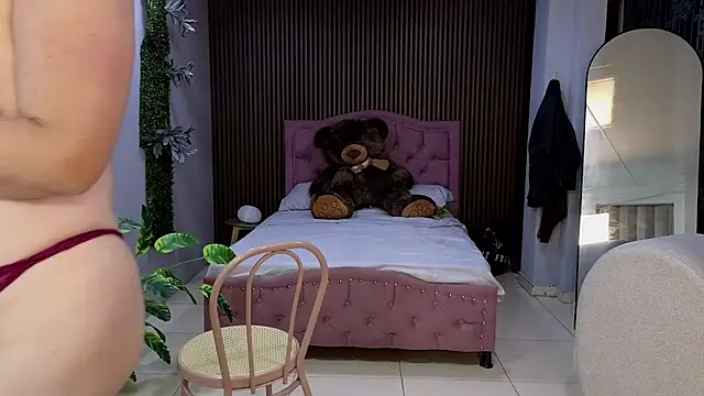 camil milfdream online show from March 2026 11:00:01 AM