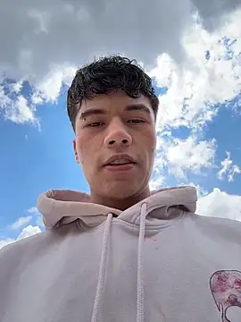 Logan smith1 online show from October 2025 05:47:01 PM