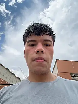 Logan smith1 online show from November 2025 05:59:01 PM