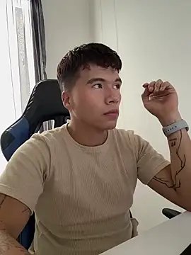 Logan smith1 online show from February 2026 09:05:02 PM