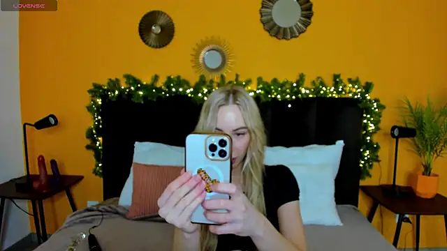 Snapshot of Diana_Garrett chatting on December 2024 08:45:02 AM Diana Garrett online show from December 2024 08:45:02 AM