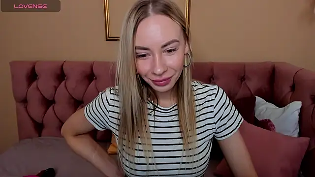 Snapshot of Diana_Garrett chatting on March 2025 01:31:01 AM Diana Garrett online show from March 2025 01:31:01 AM