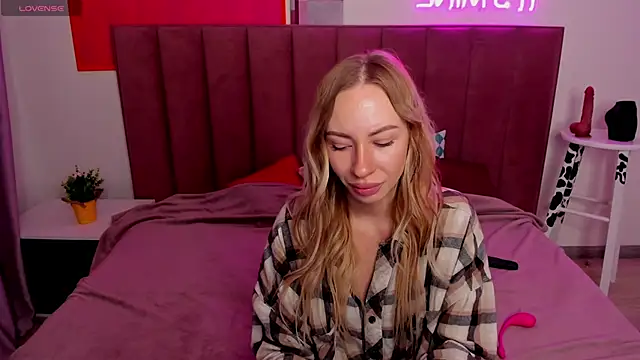 Snapshot of Diana_Garrett chatting on October 2025 01:26:01 AM Diana Garrett online show from October 2025 01:26:01 AM