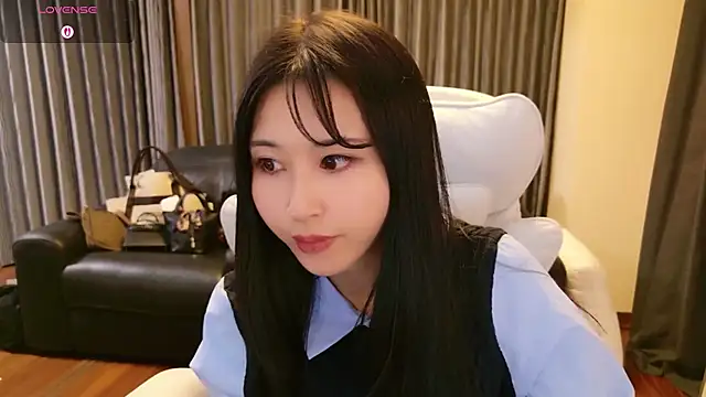 Snapshot of -satomi-jp chatting on May 2026 04:03:01 PM -satomi-jp online show from May 2026 04:03:01 PM