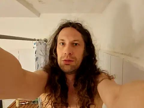 Josephine LIVE online show from October 2025 06:01:01 AM