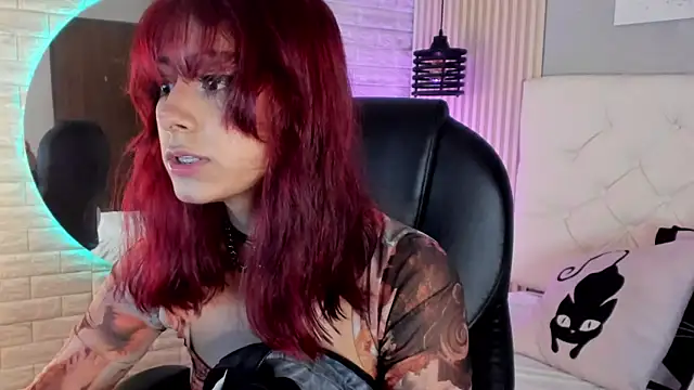 Snapshot of cloe__palmer chatting on December 2024 12:25:02 PM cloe palmer online show from December 2024 12:25:02 PM