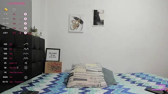 RoddyRich11 online show from October 2025 12:42:02 PM