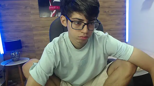 Snapshot of jhoellx chatting on February 2025 02:04:01 PM jhoellx online show from February 2025 02:04:01 PM