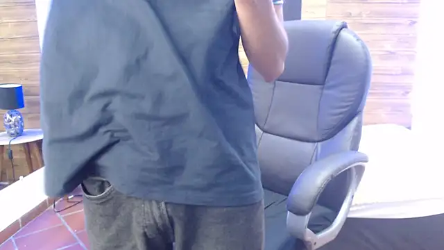 Snapshot of jhoellx chatting on February 2025 12:32:01 PM jhoellx online show from February 2025 12:32:01 PM