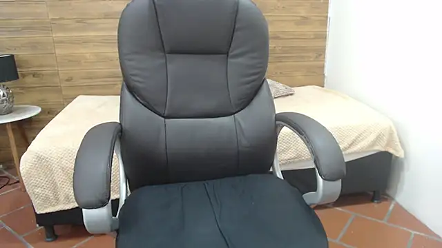 Snapshot of jhoellx chatting on February 2025 03:35:01 PM jhoellx online show from February 2025 03:35:01 PM