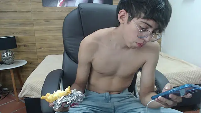 Snapshot of jhoellx chatting on February 2025 03:54:02 PM jhoellx online show from February 2025 03:54:02 PM