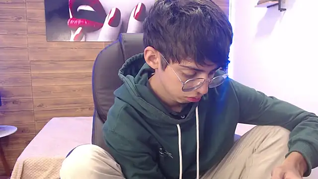 Snapshot of jhoellx chatting on February 2025 01:02:01 PM jhoellx online show from February 2025 01:02:01 PM