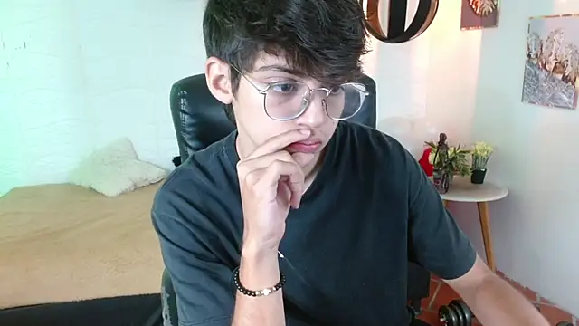 Snapshot of jhoellx chatting on March 2025 12:32:02 PM jhoellx online show from March 2025 12:32:02 PM