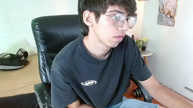 Snapshot of jhoellx chatting on March 2025 03:37:02 PM jhoellx online show from March 2025 03:37:02 PM