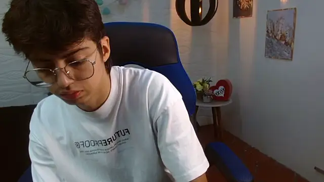 Snapshot of jhoellx chatting on September 2025 01:21:01 PM jhoellx online show from September 2025 01:21:01 PM