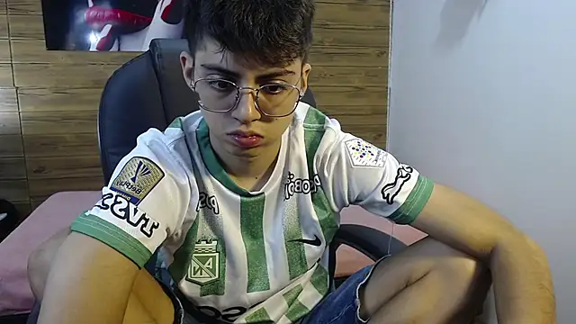 Snapshot of jhoellx chatting on September 2025 07:27:02 PM jhoellx online show from September 2025 07:27:02 PM