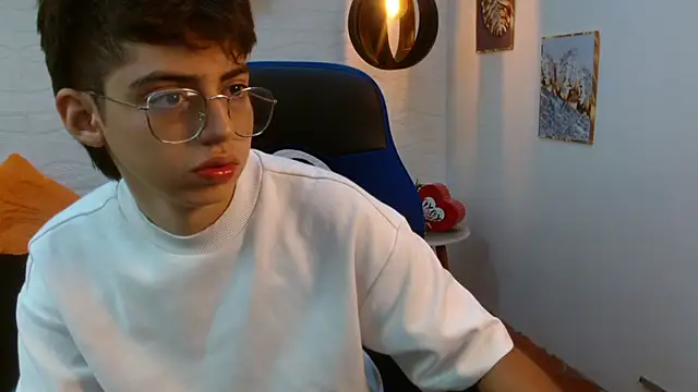 Snapshot of jhoellx chatting on September 2025 12:32:02 PM jhoellx online show from September 2025 12:32:02 PM