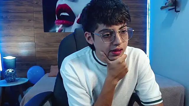 Snapshot of jhoellx chatting on October 2025 07:47:02 PM jhoellx online show from October 2025 07:47:02 PM