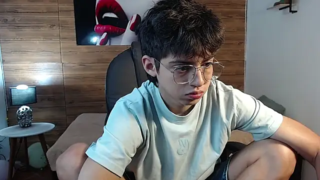 Snapshot of jhoellx chatting on October 2025 09:00:02 PM jhoellx online show from October 2025 09:00:02 PM