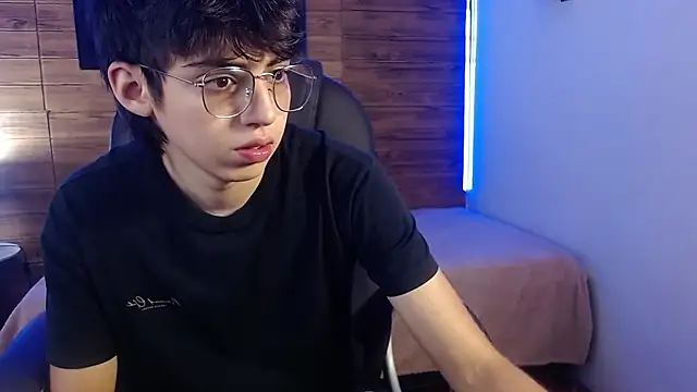 Snapshot of jhoellx chatting on November 2025 07:47:02 PM jhoellx online show from November 2025 07:47:02 PM