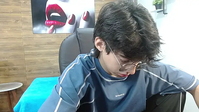 Snapshot of jhoellx chatting on December 2025 12:43:01 PM jhoellx online show from December 2025 12:43:01 PM