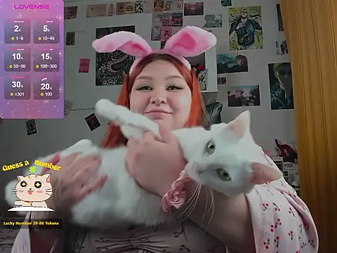 Snapshot of Helen_Shine chatting on December 2024 05:58:02 PM Helen Shine online show from December 2024 05:58:02 PM