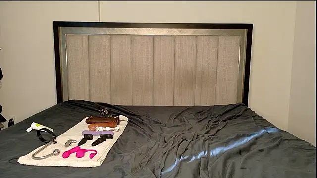 Snapshot of misscatxo chatting on February 2025 08:37:01 PM misscatxo online show from February 2025 08:37:01 PM