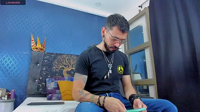 leondevereda online show from February 2025 10:41:01 PM