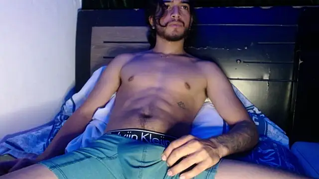 Snapshot of maxximus_100 chatting on December 2024 08:49:02 AM maxximus 100 online show from December 2024 08:49:02 AM