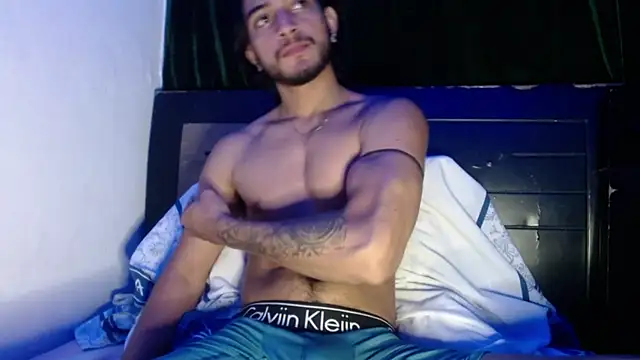 Snapshot of maxximus_100 chatting on December 2024 05:28:02 AM maxximus 100 online show from December 2024 05:28:02 AM