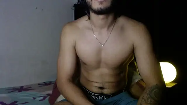 Snapshot of maxximus_100 chatting on January 2025 08:17:01 AM maxximus 100 online show from January 2025 08:17:01 AM